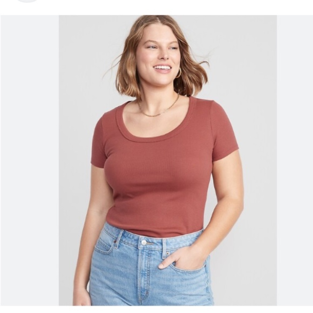 Fitted Short-Sleeve Scoop-Neck Rib-Knit T-Shirt